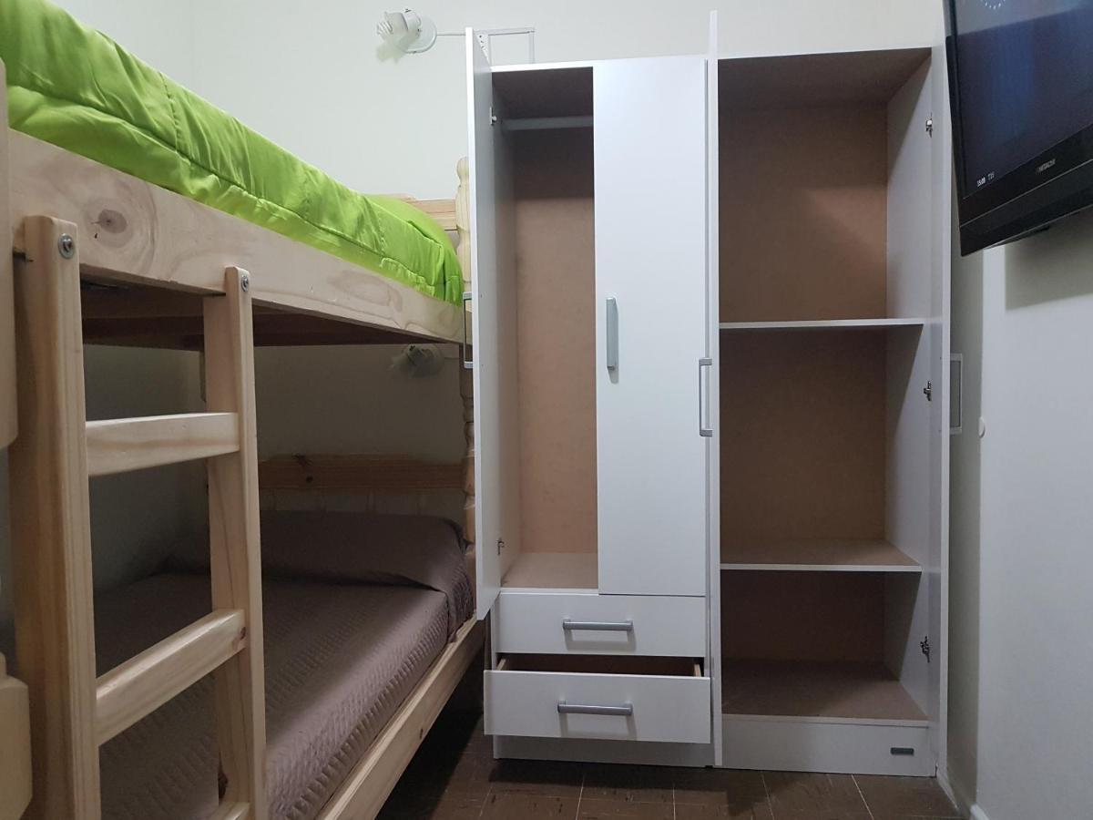 Habitación con baño privado Un piso por escalera Ciudad Autónoma de Ciudad Autónoma de Buenos Aires Exterior foto