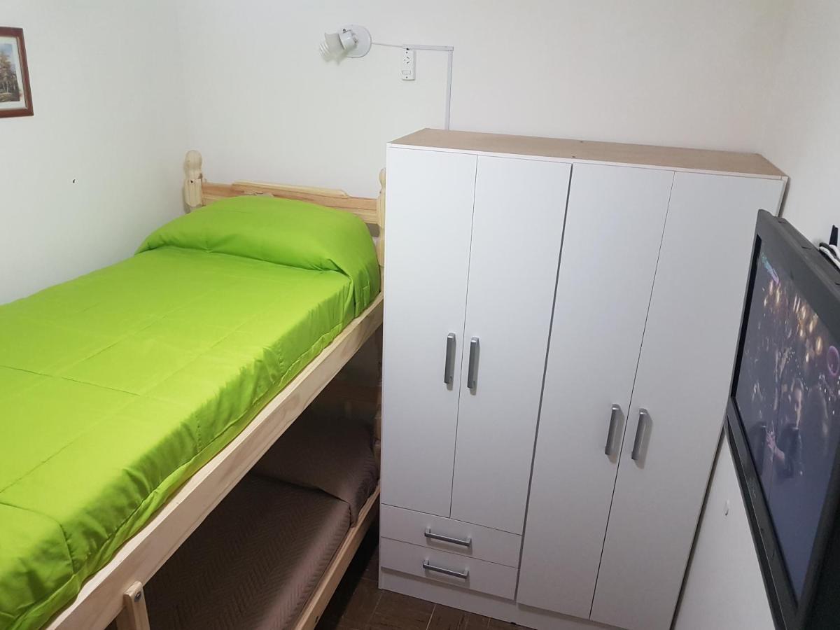 Habitación con baño privado Un piso por escalera Ciudad Autónoma de Ciudad Autónoma de Buenos Aires Exterior foto